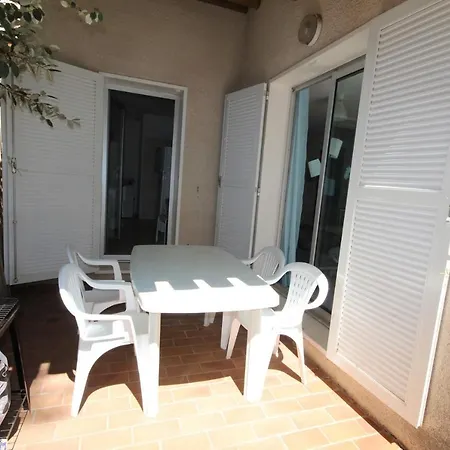 Belle Maison De Vacances: Seaside Retreat With Garden And Balcony Portiragnes